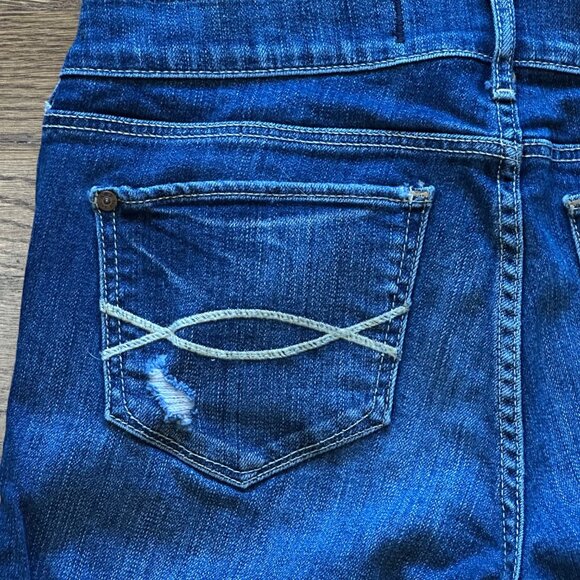 Abercrombie & Fitch Perfect Stretch, Low Rise Distressed Cropped Jeans Size 28 - Picture 7 of 12